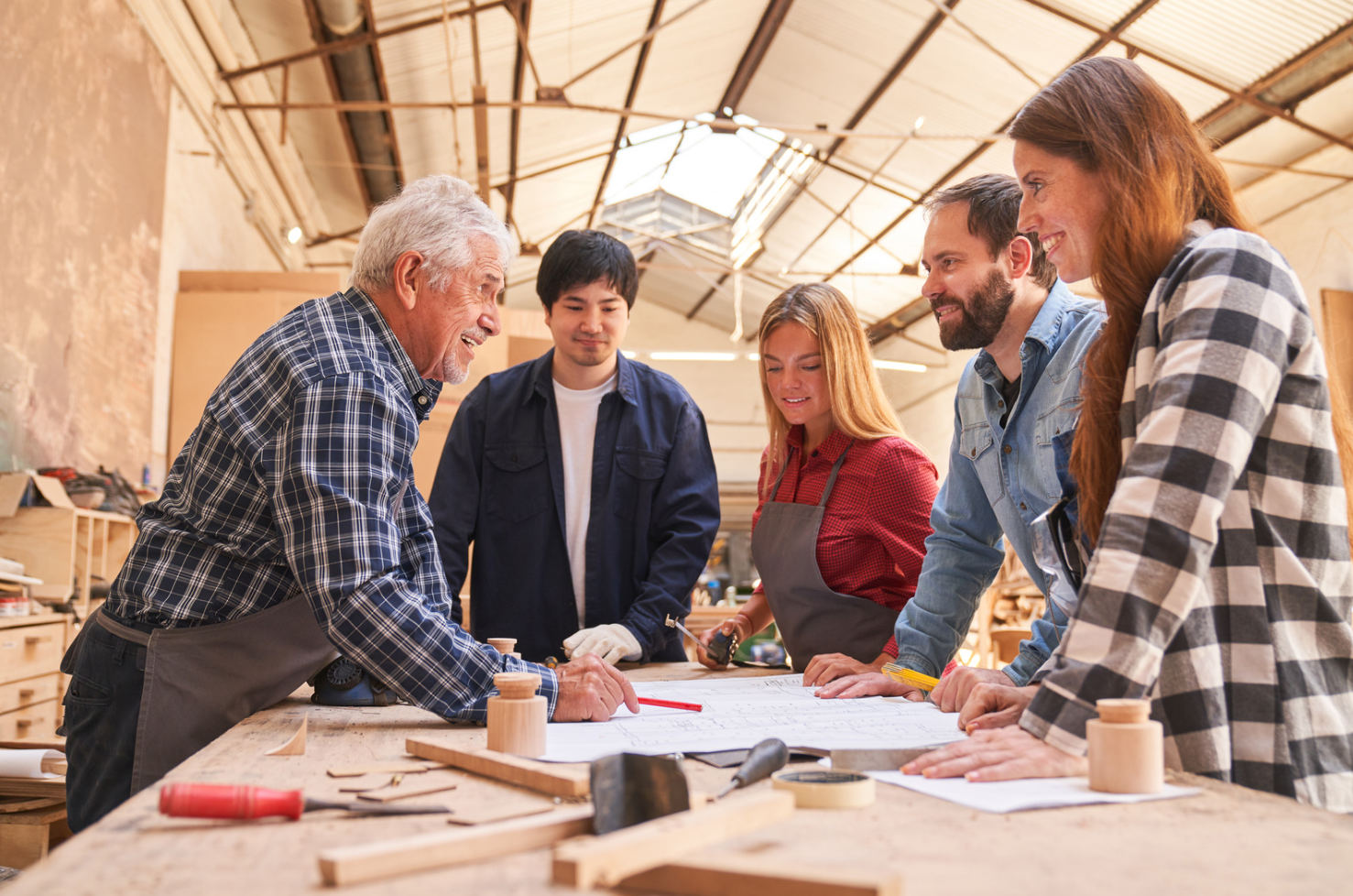 Team-Meeting in der Werkstatt